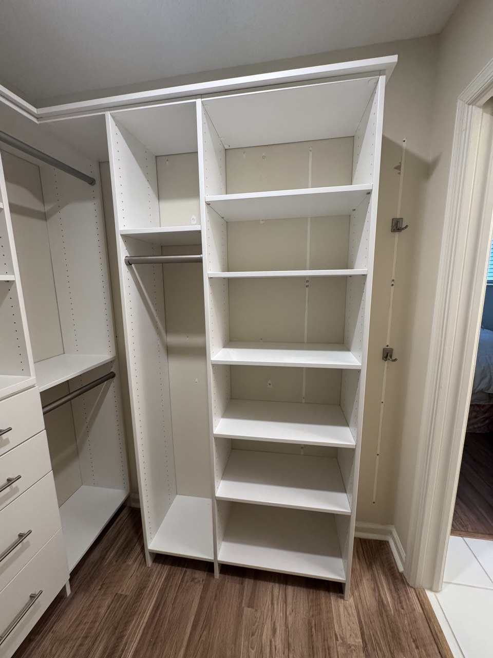 Walk-In Closet 15
